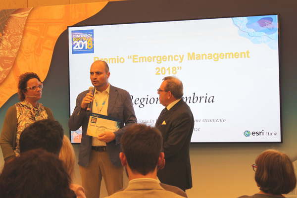 Paolo-Ciaccasassi-ritira-il-premio-Emergency-Management-2018