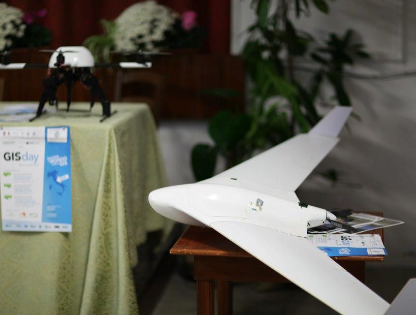 drone in esposizione - GISday 2012 drone in esposizione - GISday 2012