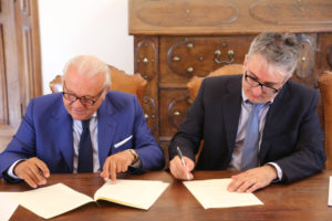 Firma accordo prof. Moriconi e Andrea Cruciani
